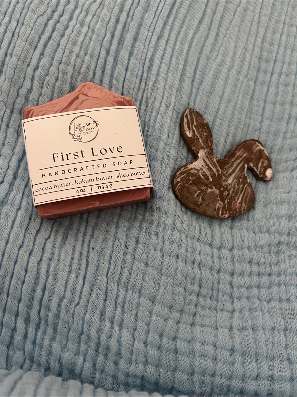 First Love Soap Bar in Dusty Rose with lighter pink marble accent!Handmade Bunny